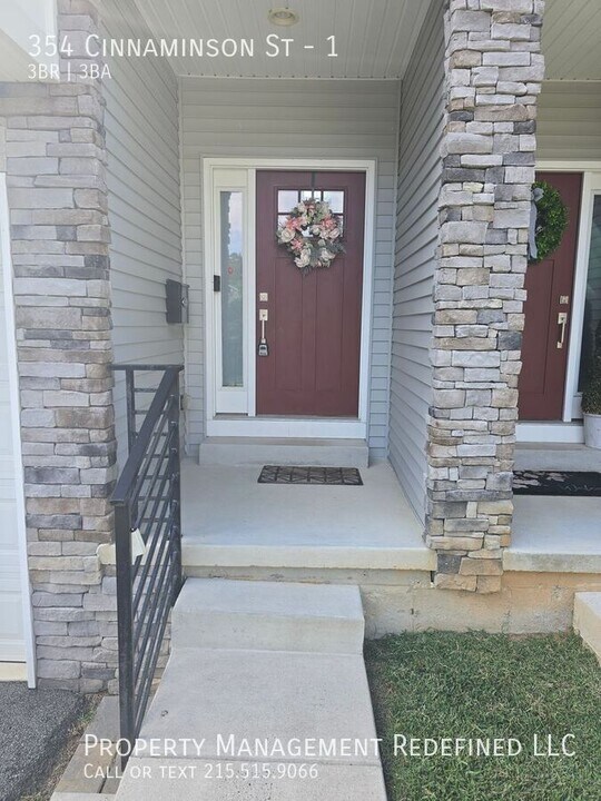 354 Cinnaminson St in Philadelphia, PA - Building Photo