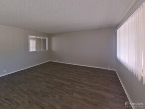 3771 W Dalphin Rd in Phoenix, AZ - Building Photo - Building Photo