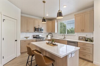 1175 N Meridian Ln in North Salt Lake, UT - Building Photo - Building Photo