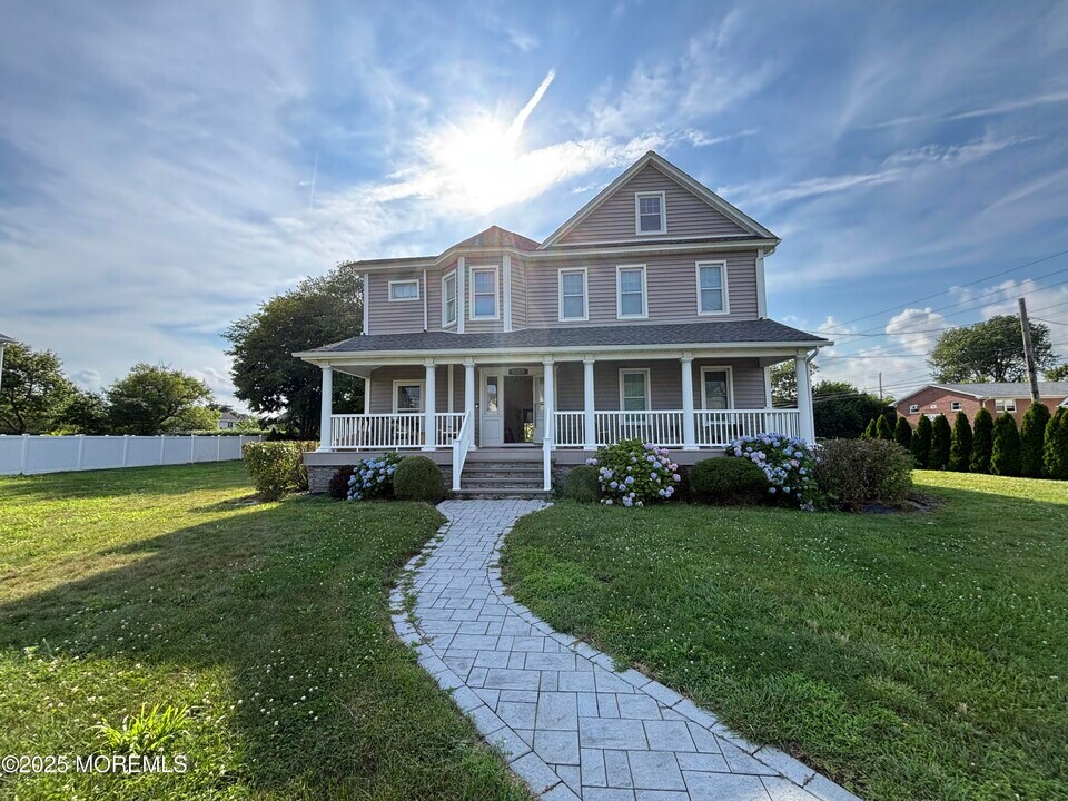 516 2nd Ave in Long Branch, NJ - Building Photo