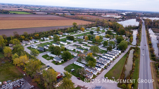 731 Holmes Dr in Bay City, MI - Building Photo - Building Photo