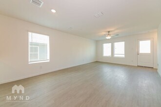 2728 Mistwood Dr in Fort Worth, TX - Foto de edificio - Building Photo