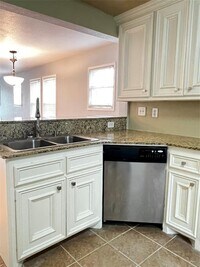 1105 Elliston St photo'