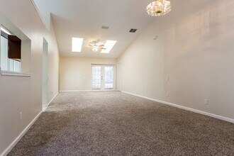 354 Hanging Moss Cir in Lake Mary, FL - Building Photo - Building Photo