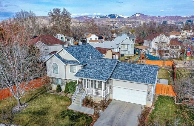 547 Jake Garn Blvd in Salt Lake City, UT - Building Photo - Building Photo