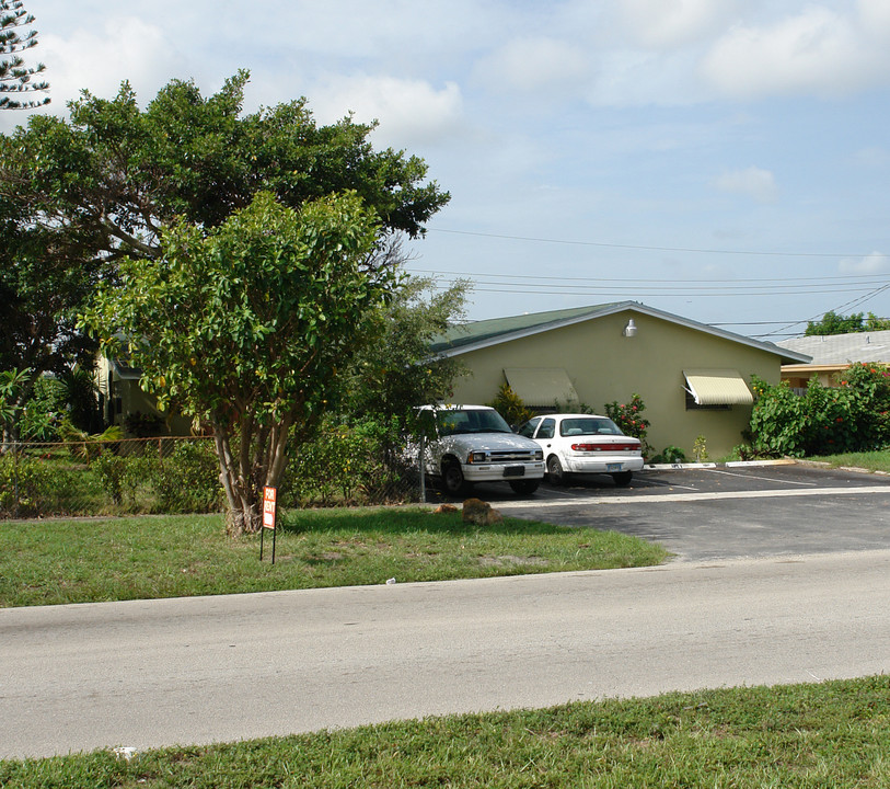 5730 NW 15th St in Fort Lauderdale, FL - Foto de edificio