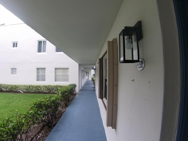 258 Normandy F in Delray Beach, FL - Building Photo - Building Photo