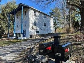 98 New Paltz Rd in Highland, NY - Building Photo