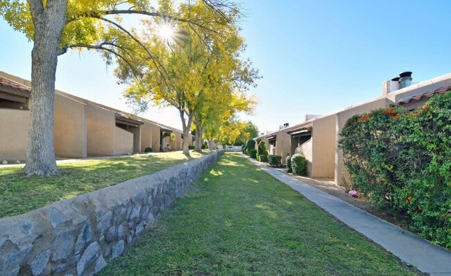 1345 Branson Ave in Las Cruces, NM - Foto de edificio - Building Photo
