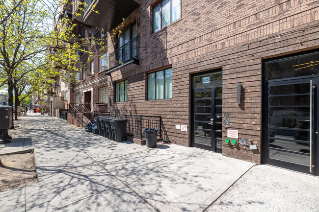 828 Bedford Ave in Brooklyn, NY - Building Photo - Building Photo