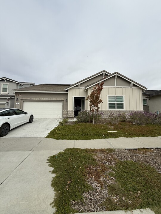 754 Hydrangea Dr in Vacaville, CA - Building Photo