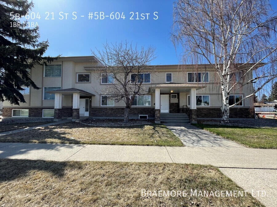 604-5b-621 21 St S in Lethbridge, AB - Building Photo