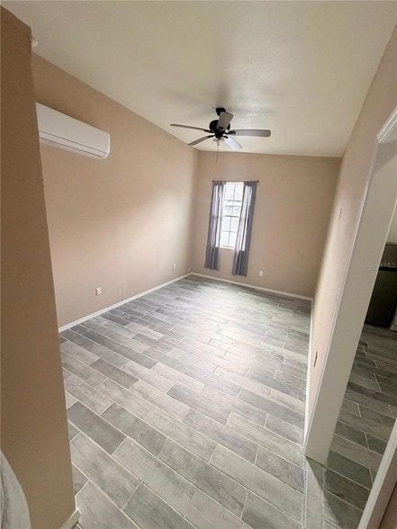 3719 Meadowbreeze Dr in Tampa, FL - Building Photo - Building Photo