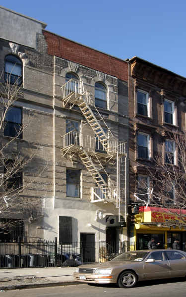 392 Tompkins Ave in Brooklyn, NY - Foto de edificio