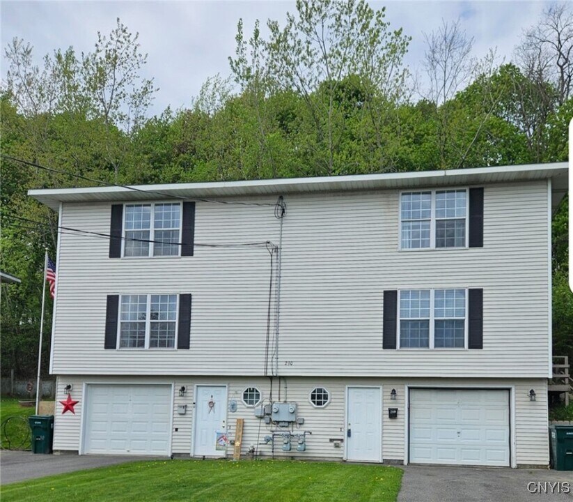 290 Duer St in Oswego, NY - Building Photo