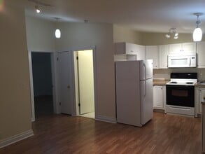 62 E Market St, Unit 2 in Red Hook, NY - Building Photo - Building Photo