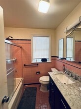281 E 241st St in Bronx, NY - Building Photo - Building Photo