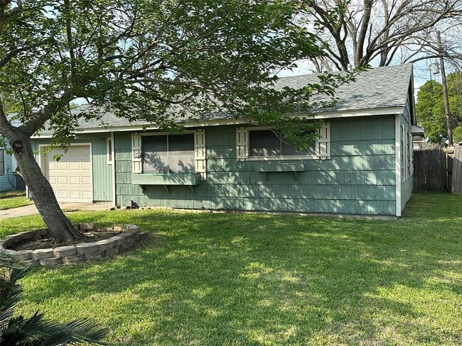 3307 Hays St in Pasadena, TX - Building Photo - Building Photo