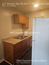 622 Walnut Ave SW Apt C in Roanoke, VA - Building Photo - Building Photo
