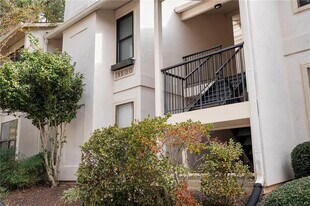 1515 Huntingdon Chase in Atlanta, GA - Building Photo