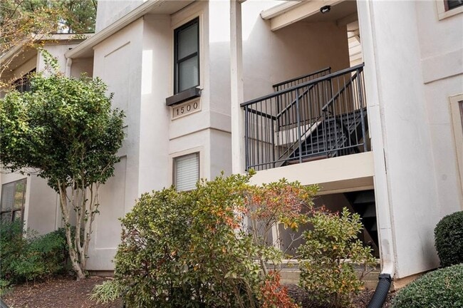 property at 1515 Huntingdon Chase