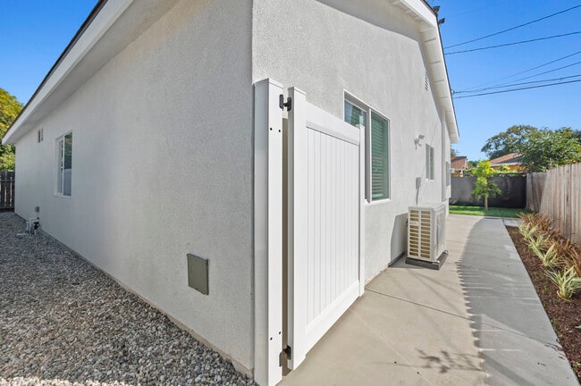 property at 128 S Citrus Ave