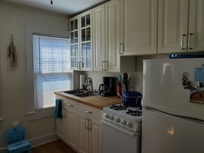 6 Webb Ave in Ocean Grove, NJ - Building Photo - Building Photo