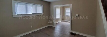 5131 E Burgess Ave in Indianapolis, IN - Foto de edificio - Building Photo