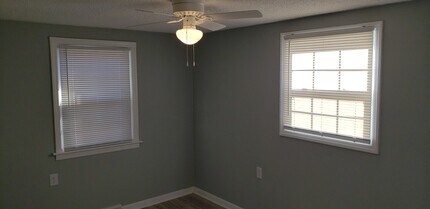 1711 Alexsandria Rd in Greensboro, NC - Foto de edificio - Building Photo