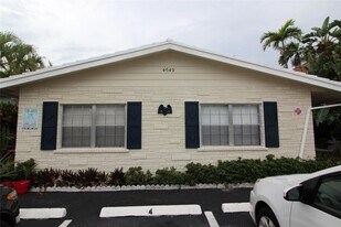 4649 Bougainvilla Dr, Unit 4 in Lauderdale-by-the-Sea, FL - Building Photo