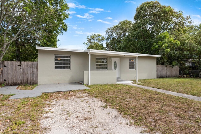 1134 NW 18th Ave in Fort Lauderdale, FL - Building Photo - Building Photo
