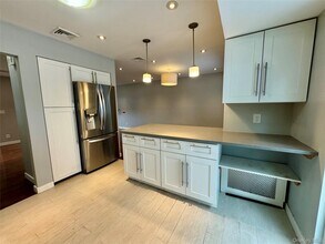 68 Jamaica Ave in Plainview, NY - Building Photo - Building Photo