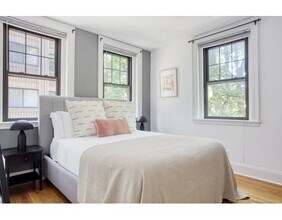 249 Chestnut Hill Ave, Unit 24 in Boston, MA - Foto de edificio - Building Photo