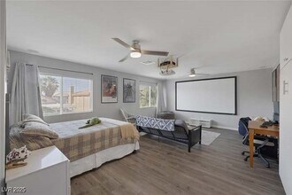 442 Staghorn Pass Ave in Las Vegas, NV - Building Photo - Building Photo