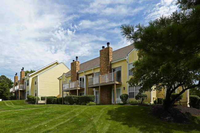 Country Club Place Apartments in St. Charles, MO - Building Photo - Building Photo