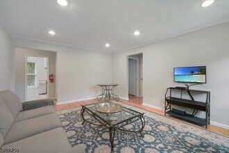 349 Bloomfield Ave in Verona, NJ - Building Photo - Building Photo