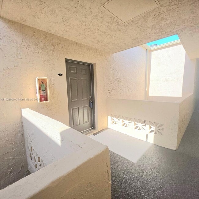 14500 SW 88th Ave in Palmetto Bay, FL - Building Photo - Building Photo