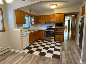 5736 W Gunnison St in Chicago, IL - Building Photo - Building Photo