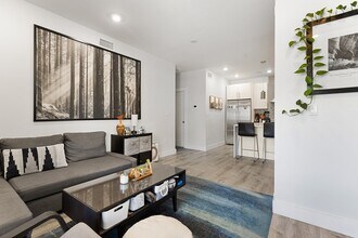 176 Humboldt Ave, Unit 7 in Boston, MA - Foto de edificio - Building Photo