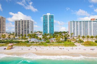 2655 Collins Ave in Miami Beach, FL - Building Photo