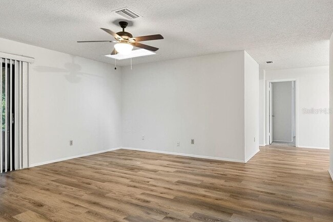 223 E Fern Dr in Orange City, FL - Building Photo - Building Photo