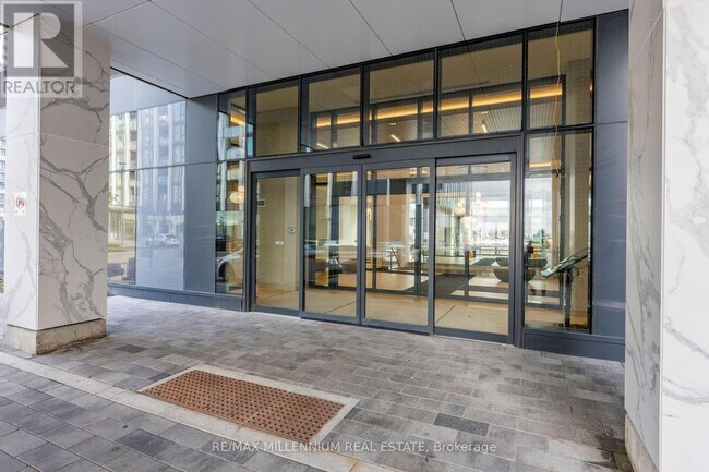 8960 Jane St in Vaughan, ON - Building Photo - Building Photo