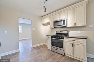 1208 Cedar Ave in Glassboro, NJ - Foto de edificio - Building Photo