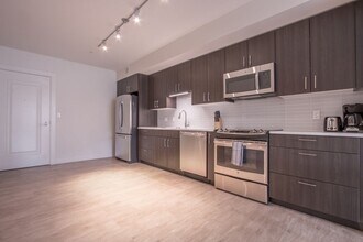 900 Beacon St in Boston, MA - Building Photo - Building Photo