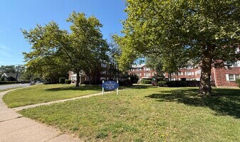 41 Glenn Rd, Unit A11 in East Hartford, CT - Building Photo