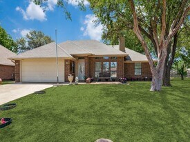 2900 Christopher Dr in Denton, TX - Building Photo