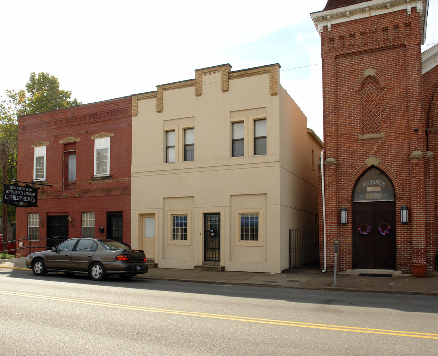 2714 Louisa St in Catlettsburg, KY - Building Photo