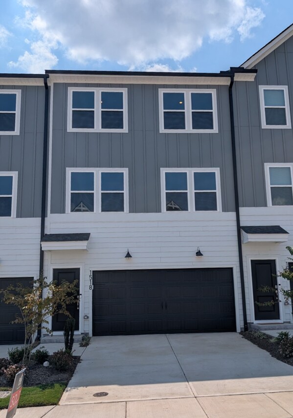 property at 1518 Tamarisk Ln