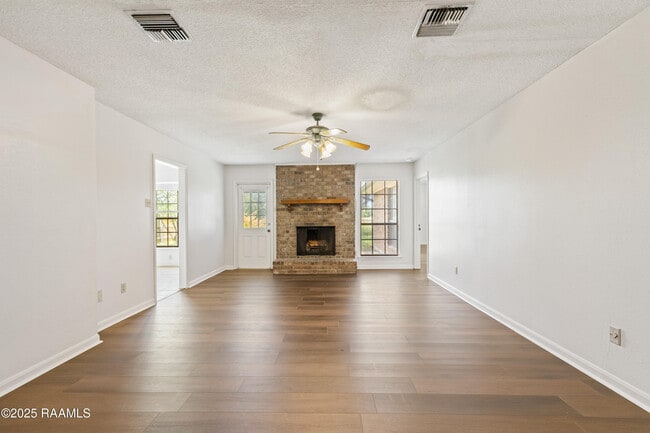 116 Longfellow Dr in Lafayette, LA - Building Photo - Building Photo