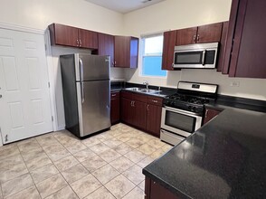 2725 W Barry Ave in Chicago, IL - Building Photo - Building Photo